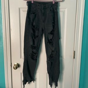 Black American eagle ripped jeans worn once size 6 regular